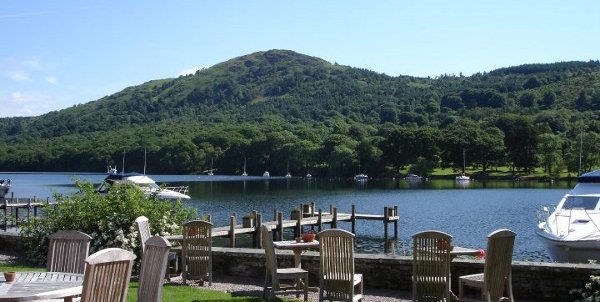 Lakeside Hotel